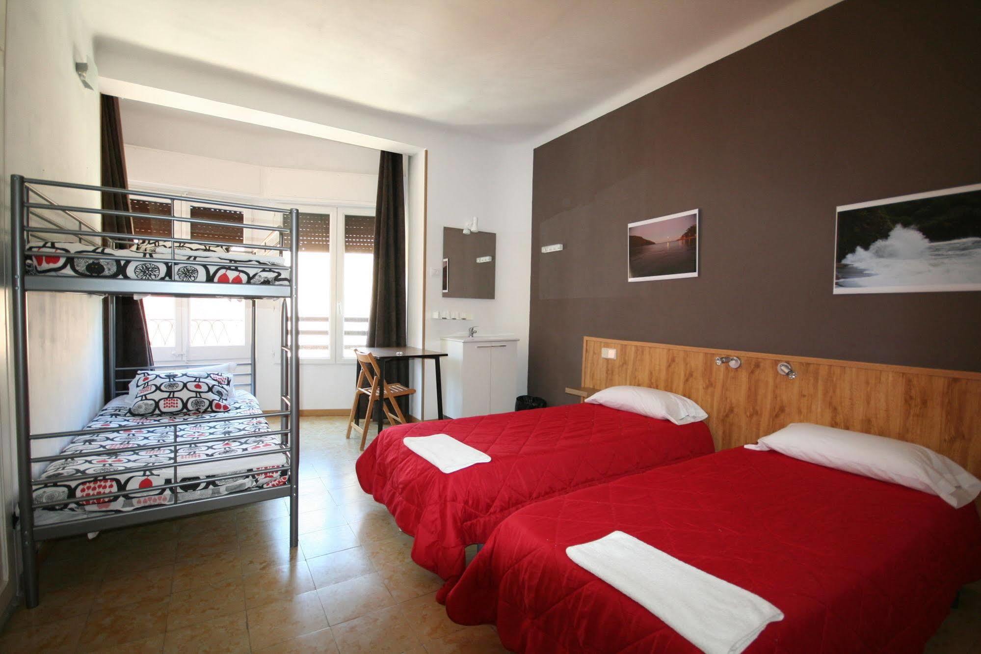 פורטבו Hostal Juventus מראה חיצוני תמונה