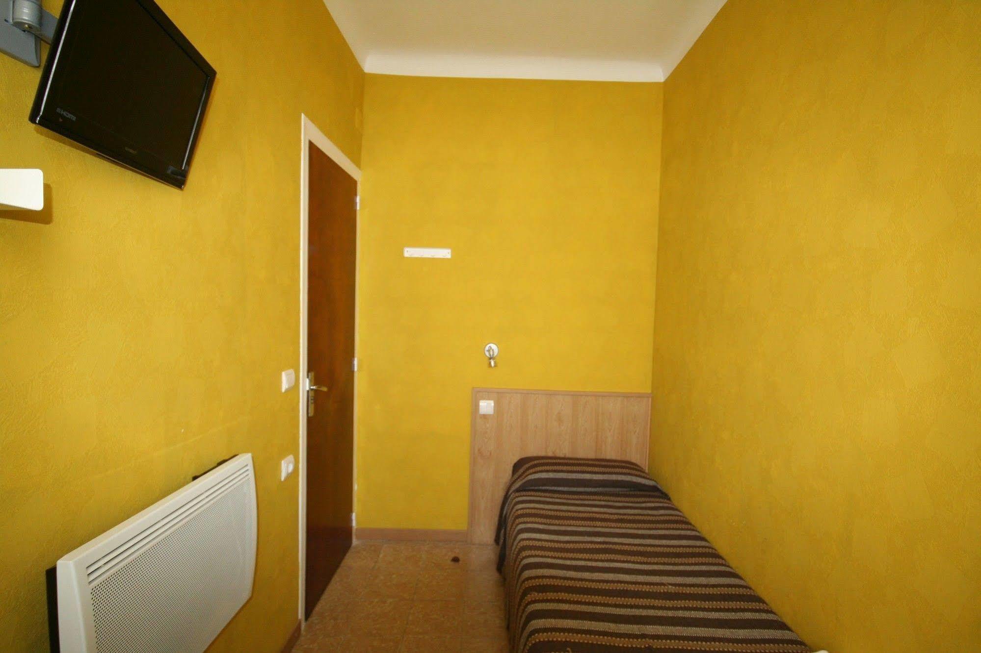 פורטבו Hostal Juventus מראה חיצוני תמונה
