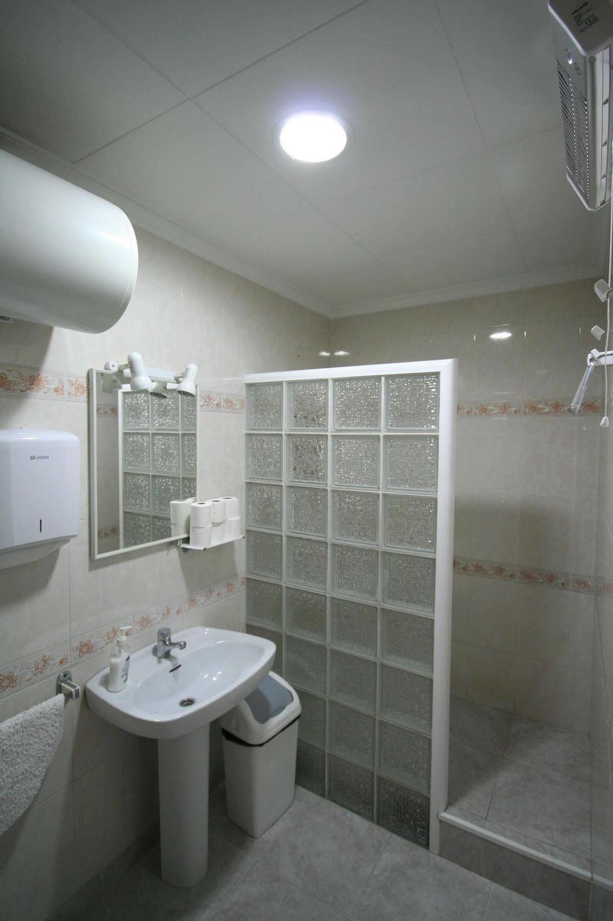 פורטבו Hostal Juventus מראה חיצוני תמונה