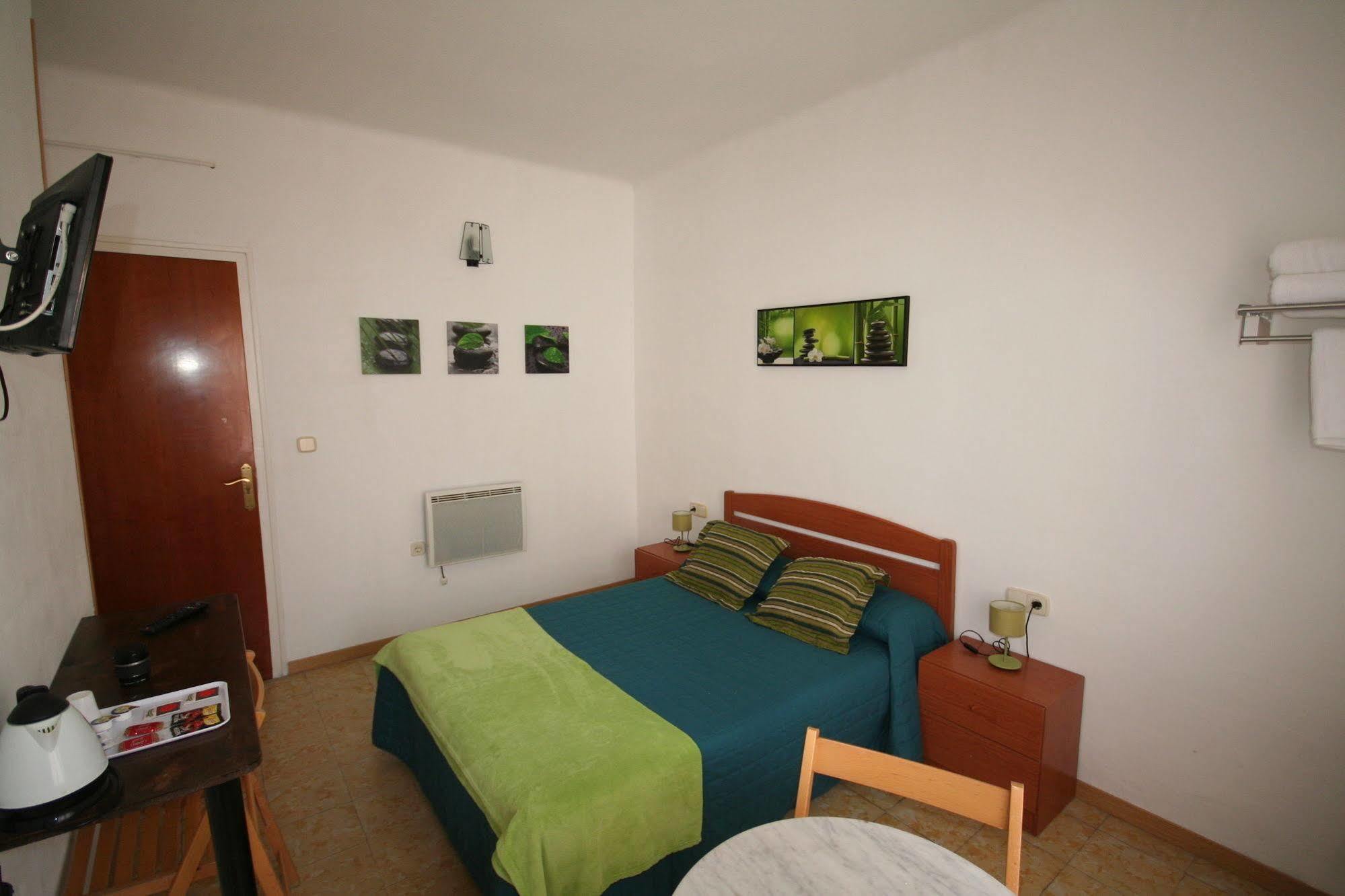 פורטבו Hostal Juventus מראה חיצוני תמונה