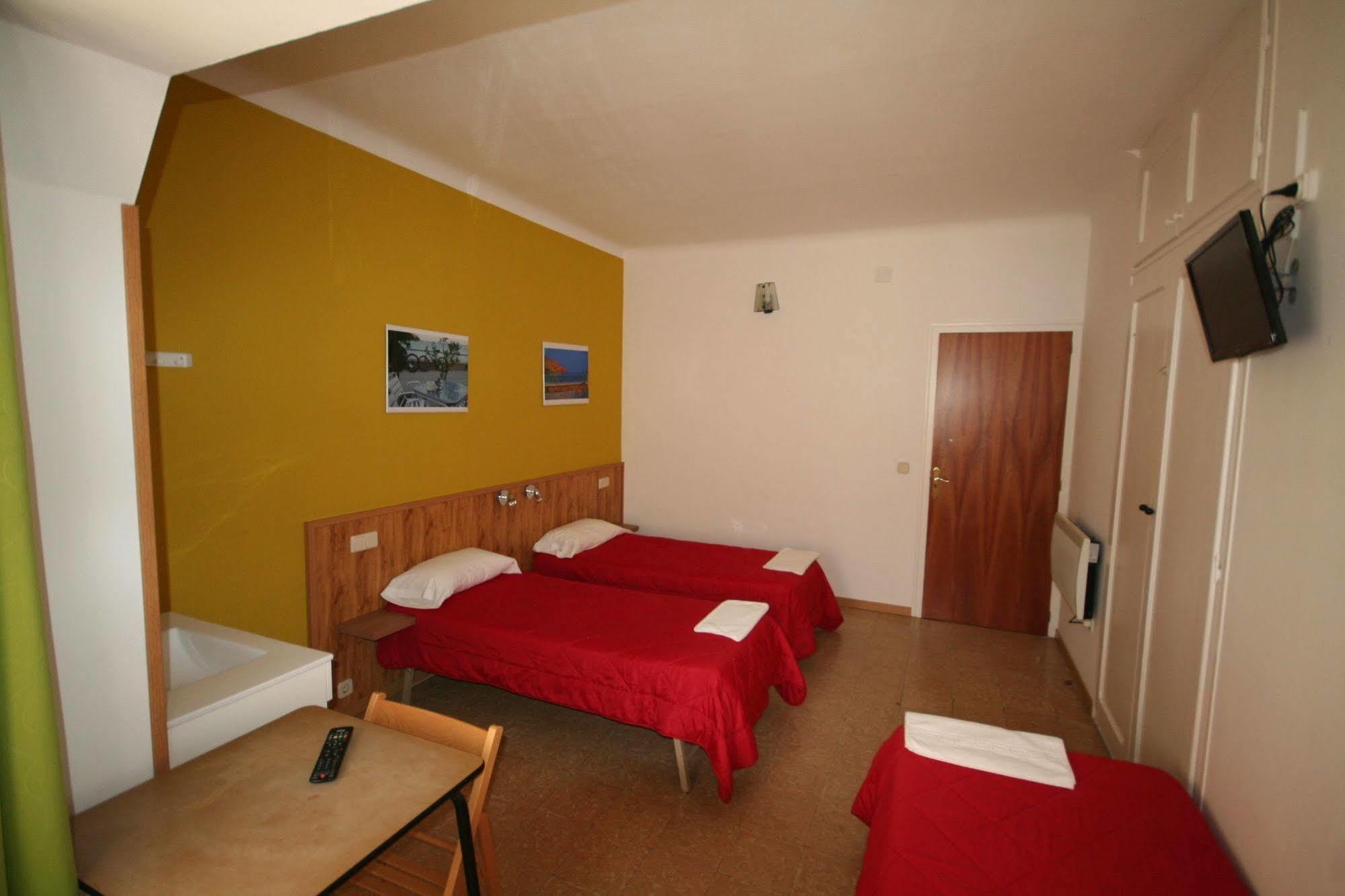 פורטבו Hostal Juventus מראה חיצוני תמונה