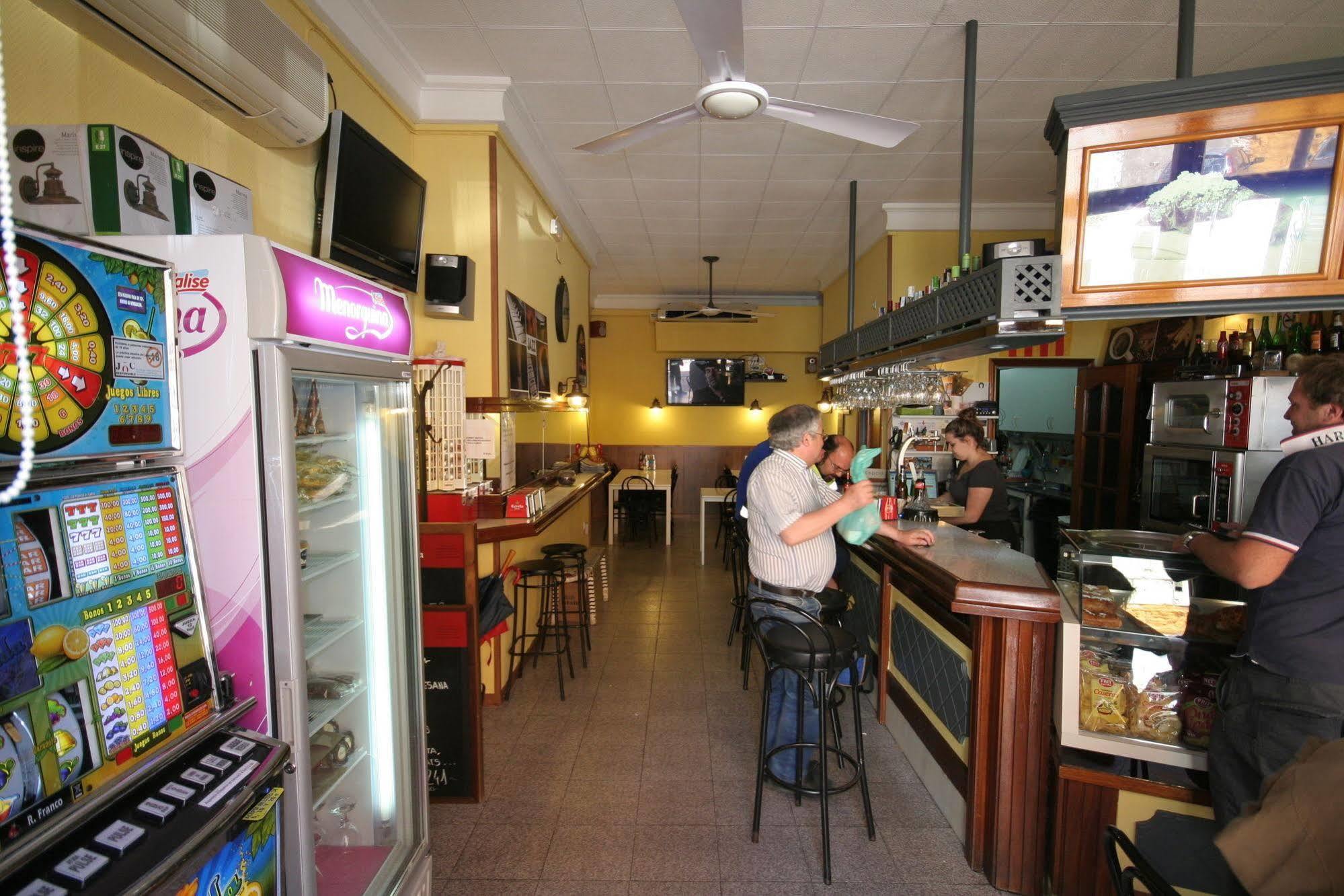 פורטבו Hostal Juventus מראה חיצוני תמונה