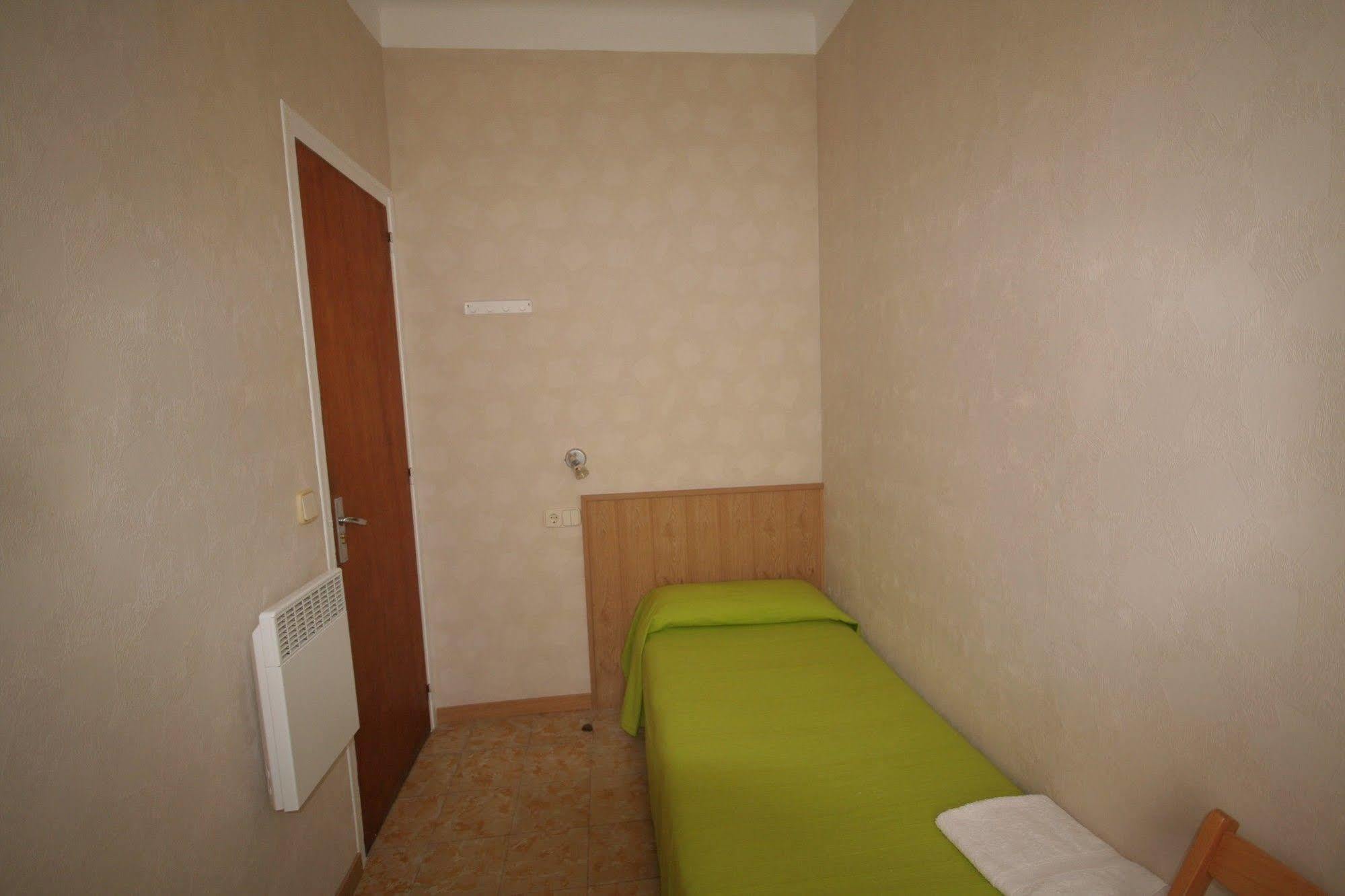 פורטבו Hostal Juventus מראה חיצוני תמונה
