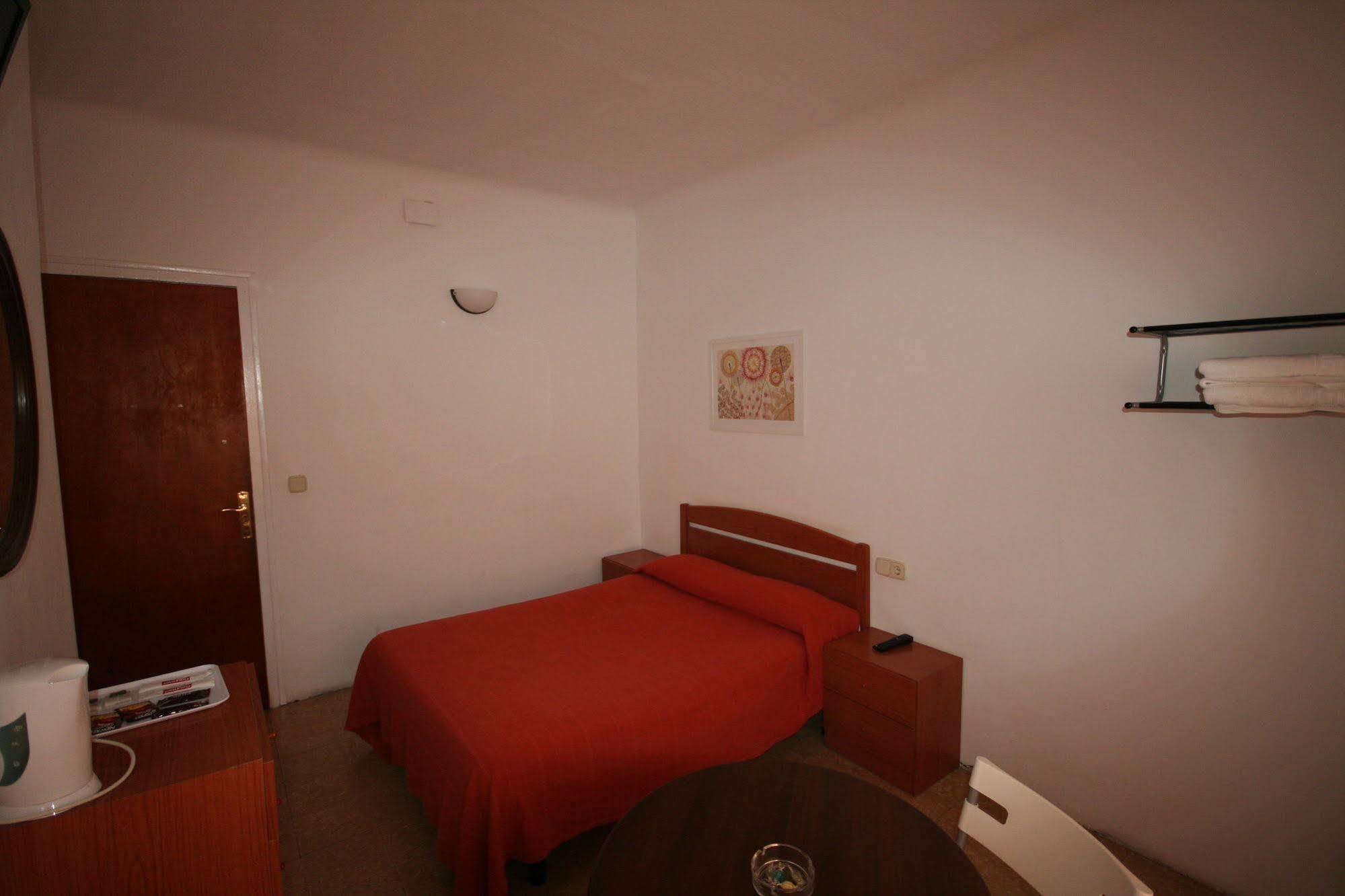 פורטבו Hostal Juventus מראה חיצוני תמונה